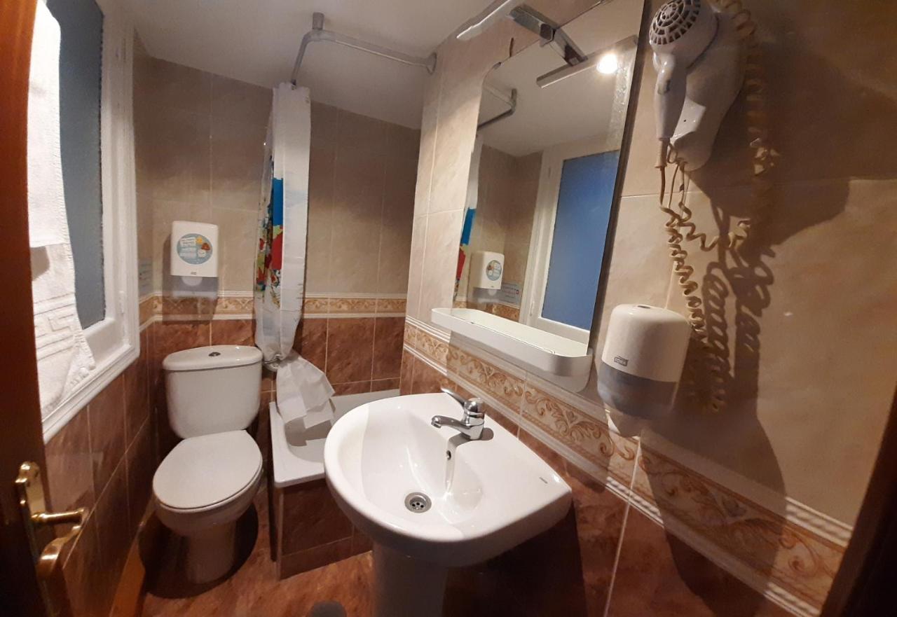 Hostal Verdemar Gijon Ngoại thất bức ảnh